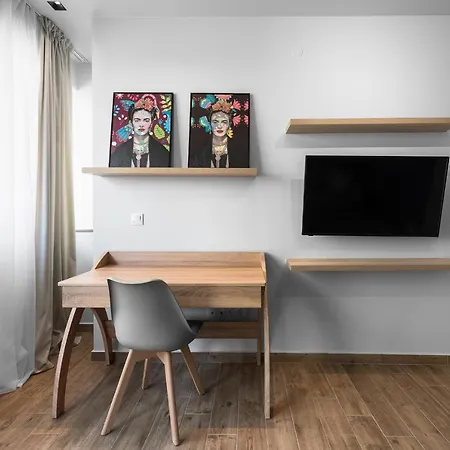 Big Apple #2, Nilie Hospitality Mgmt Апартаменты